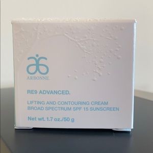Arbonne RE9 Advanced Lifting and Contouring Cream